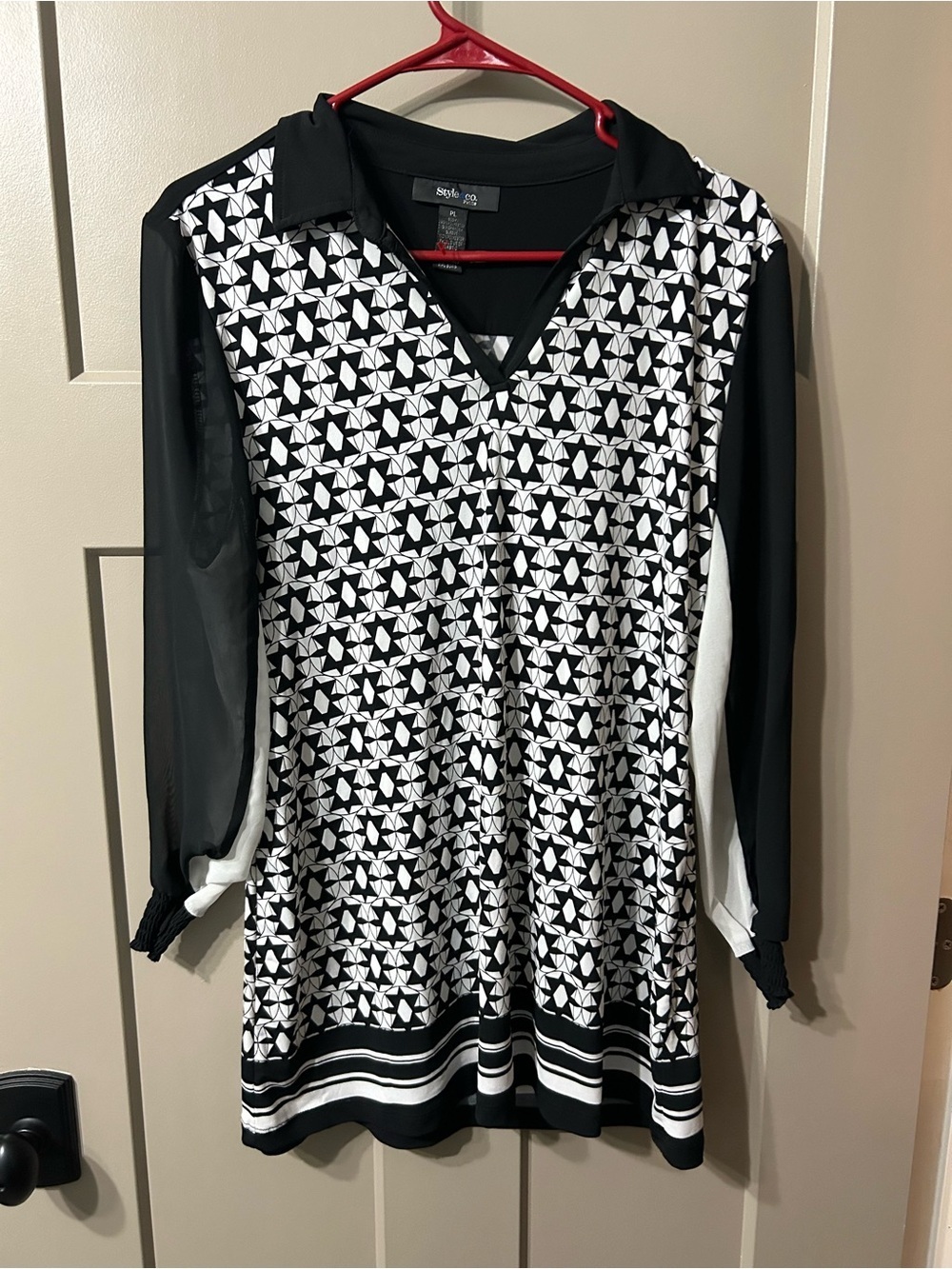 Black & White Geometric Collared Tunic sheet long sleeves PL